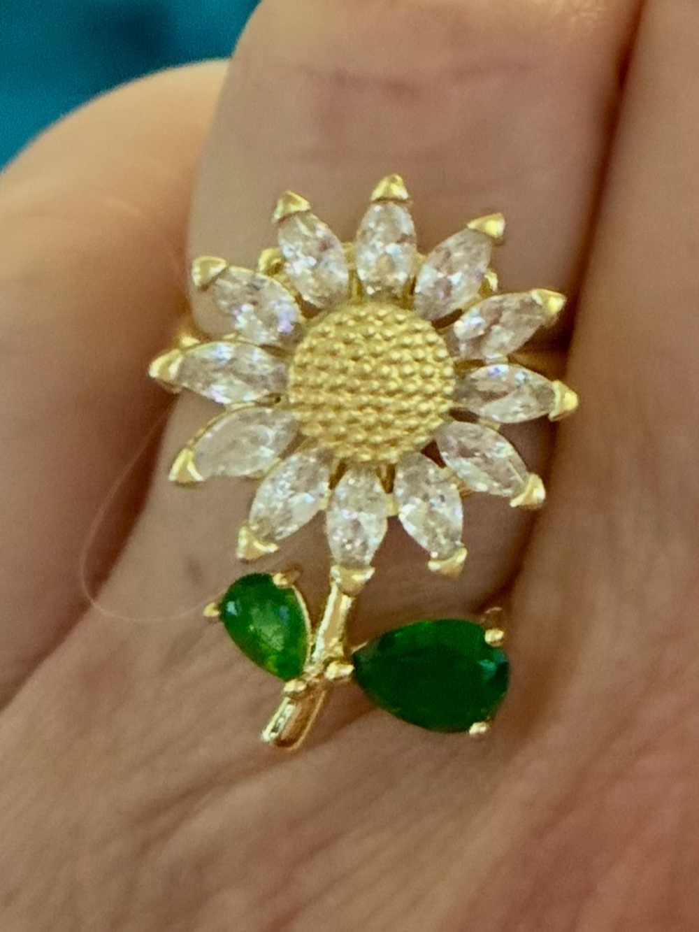 🌻 Spinner Gold-Tone Sunflower Crystal Ring with Green Leaves - Women Jewelry
